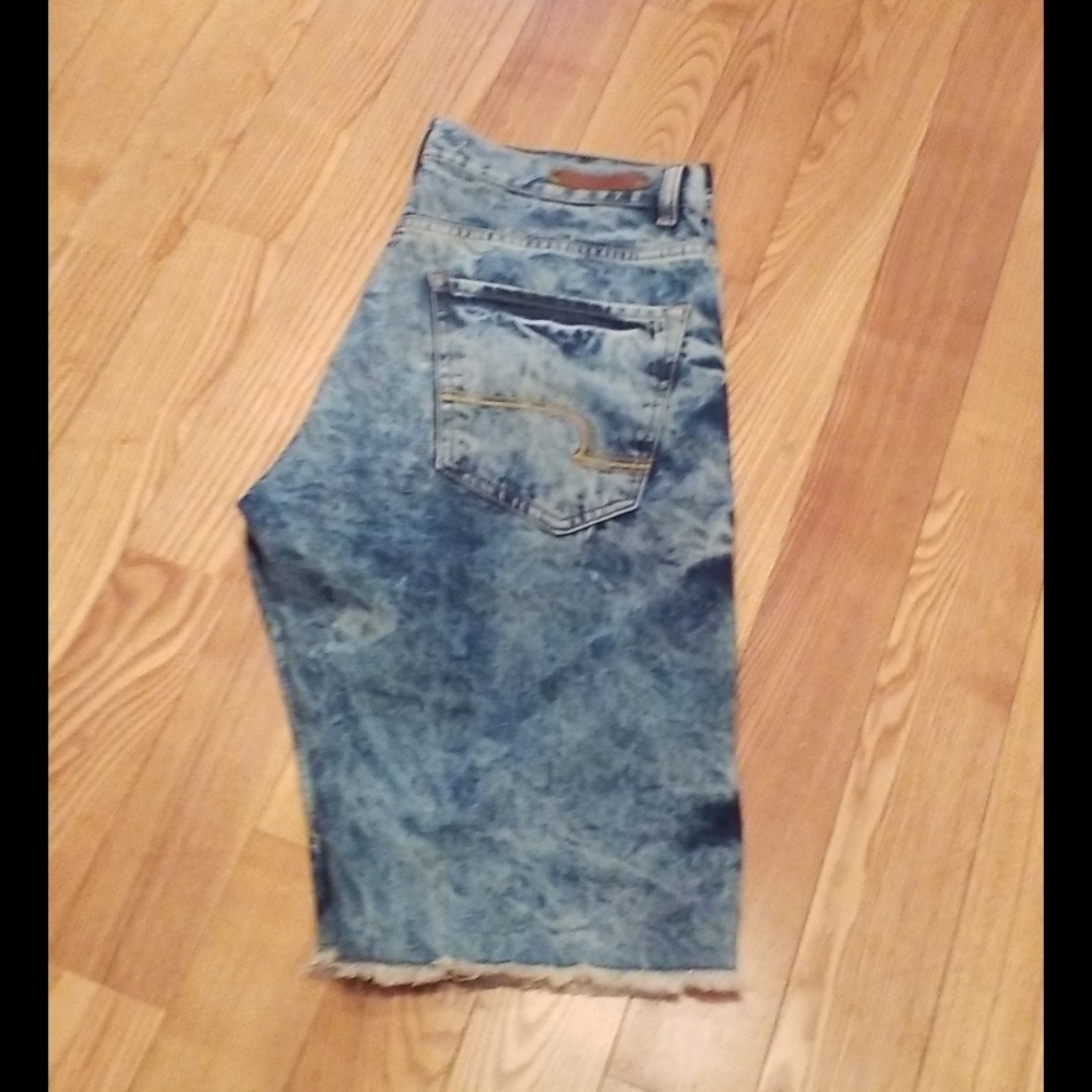 MENS REVOLUTION SHORTS SIZE 34